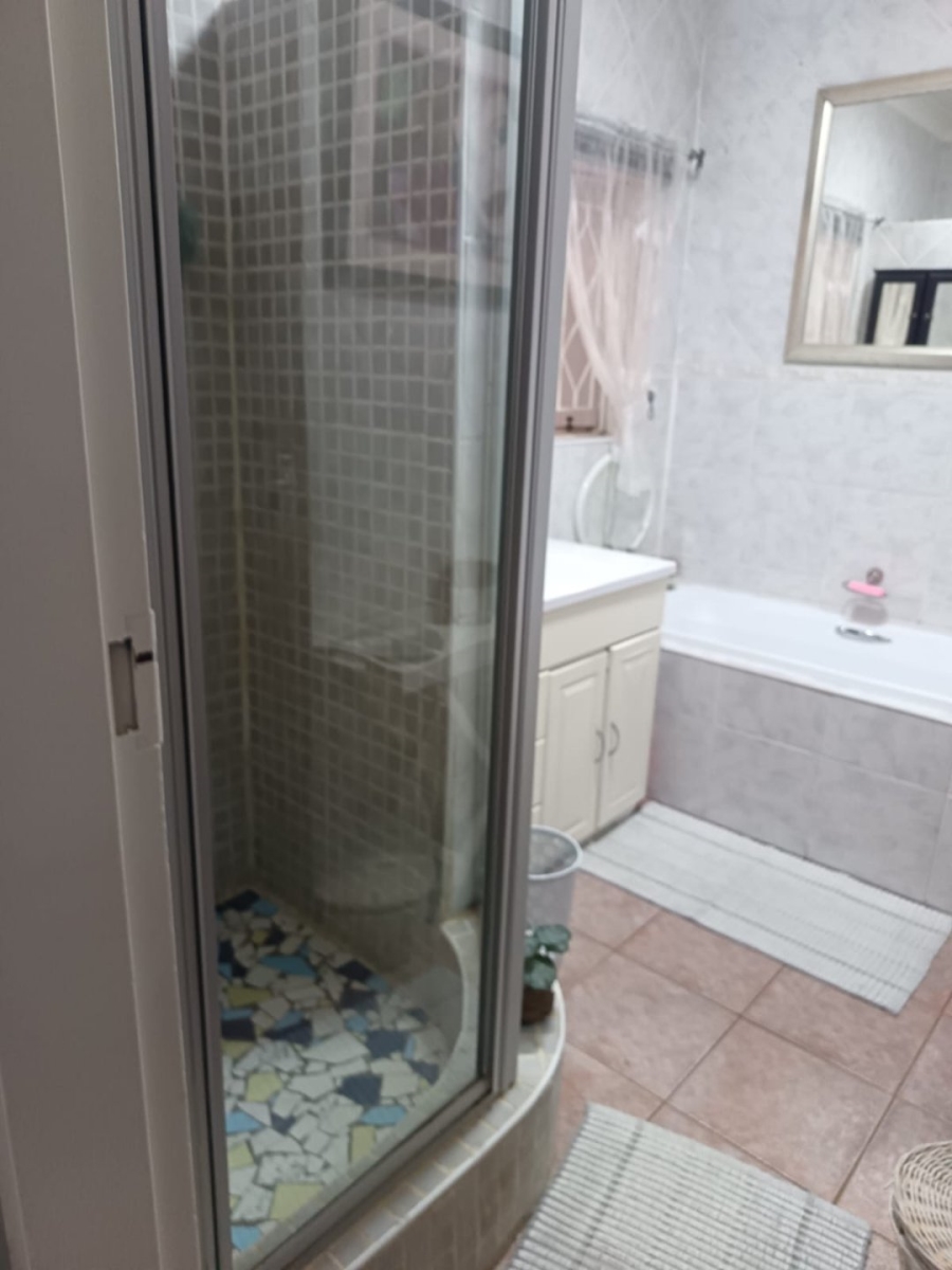3 Bedroom Property for Sale in Verwoerdpark Northern Cape